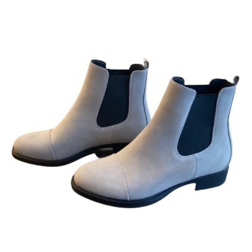 NWOT KENNETH COLE REACTION Women Grey Simili Suede Booties Size 8